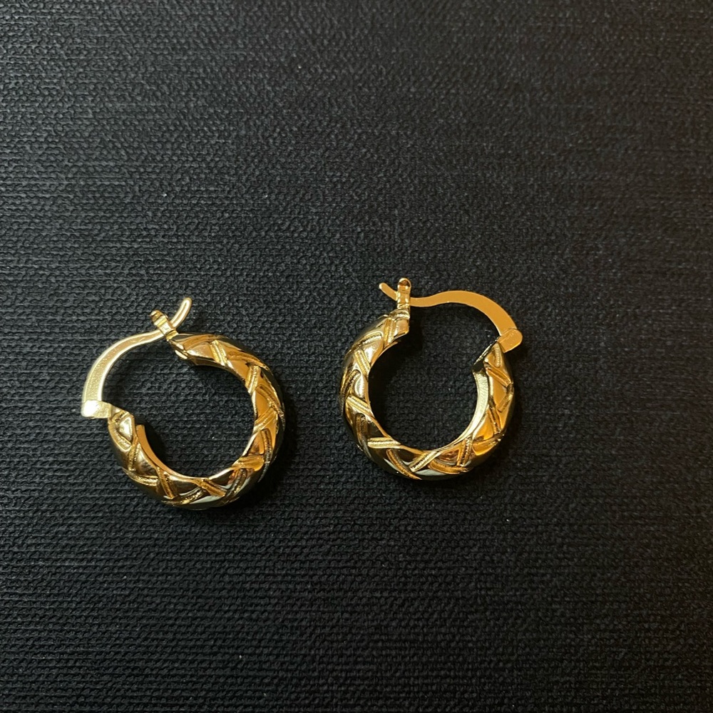 Vintage style gold hoop (925s)